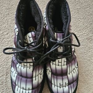 UGG  Black and White Men's Slippers